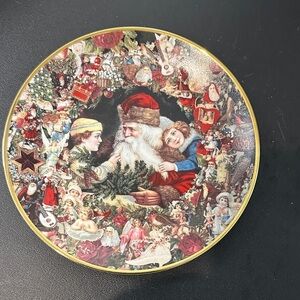 Festive Santa Holiday Decor Plate